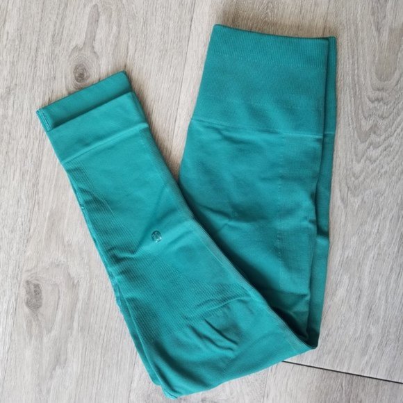 lululemon athletica Pants - LULULEMON Hi-Rise Zone In Crop | Green | 2